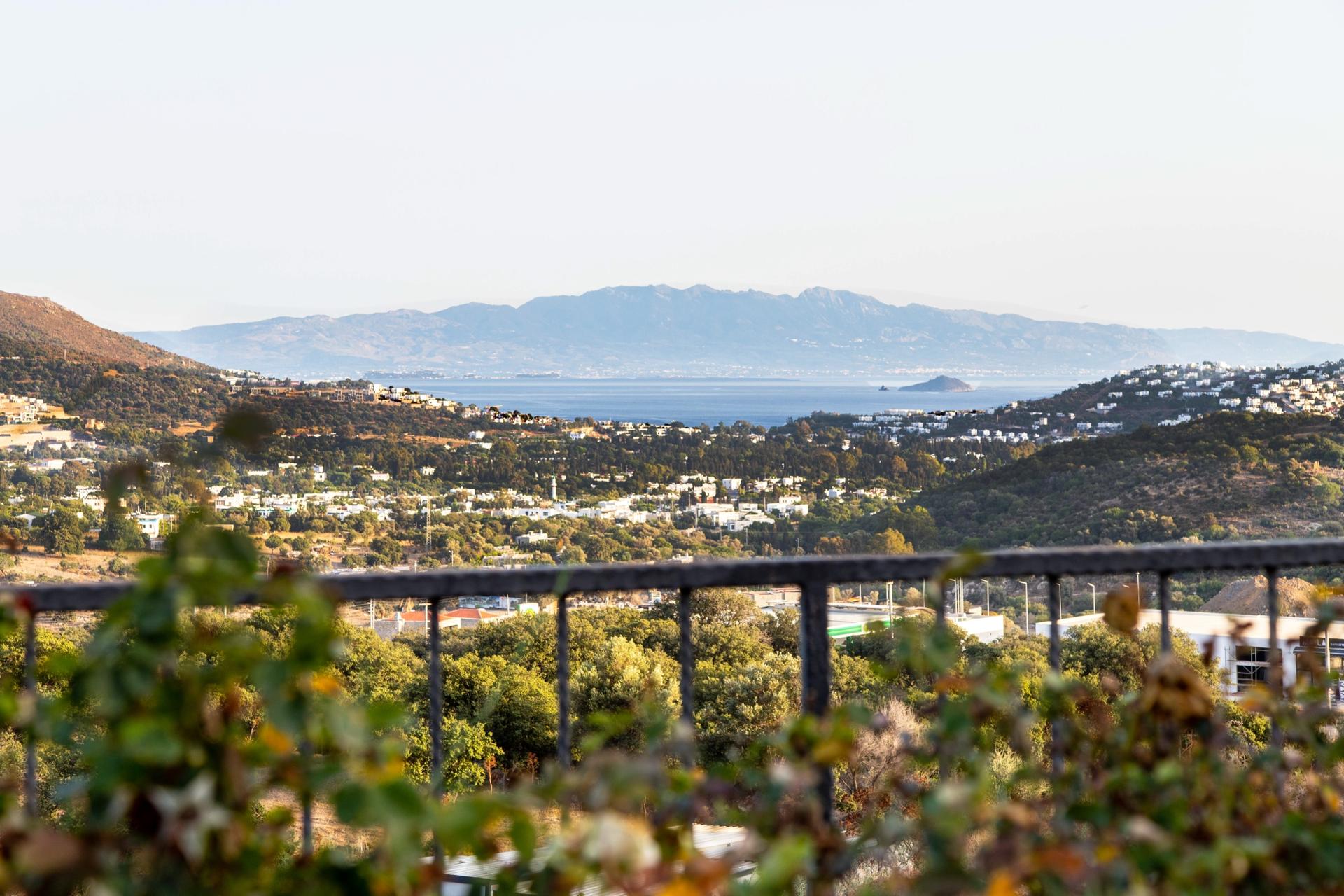 Take a look at this wonderful view! This holiday home offers you beautiful nature scenes.