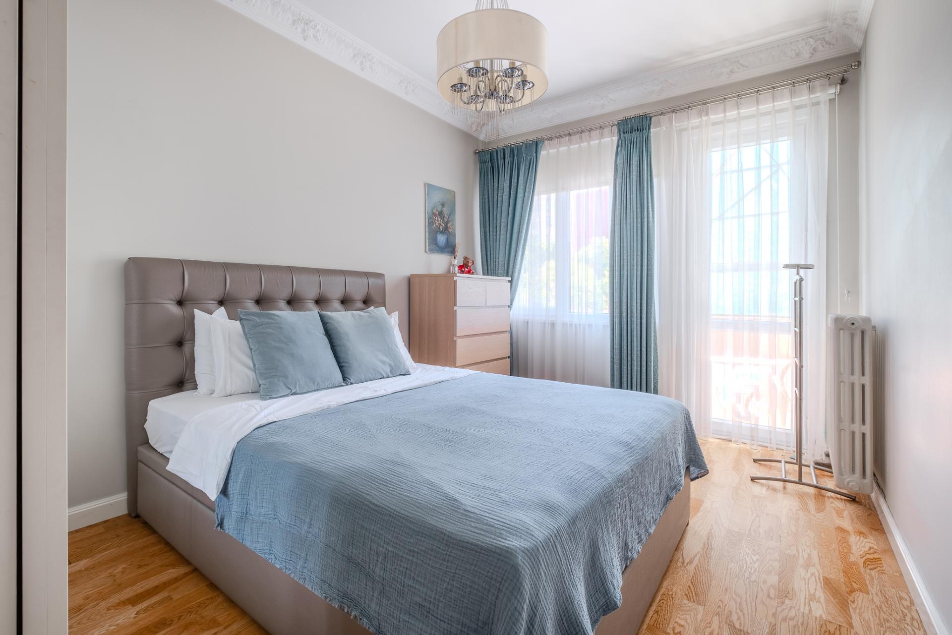 Relax and unwind in our cozy bedroom with a comfortable double bed.