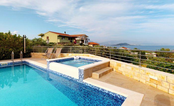 Seaview Loft w Pool in Slatine, Otok Ciovo