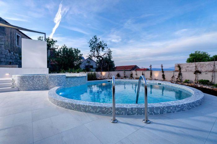 Luxury Sea View Villa w Pool, Garden, BBQ in Hvar