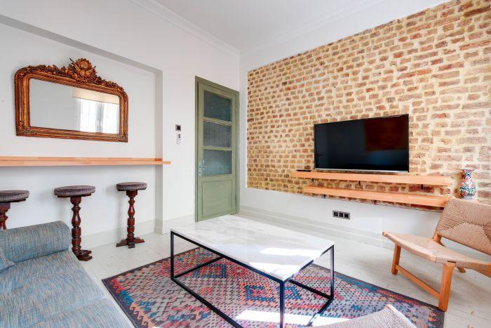 Cozy Flat with Balcony 5 min to Galata Tower