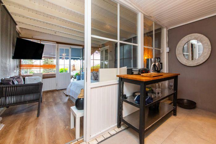 In our holiday home that combines modern design with functionality, you will feel good.