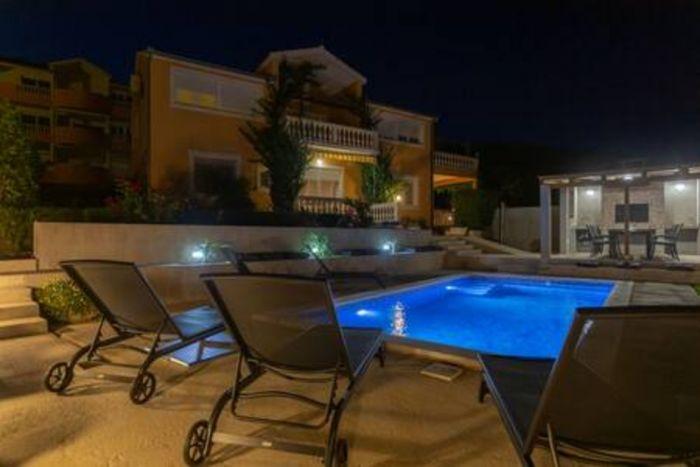 Sea View Villa w Pool, Garden in Kastela