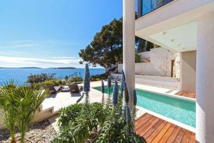 Sea View Villa w Pool, Garden Near Beach