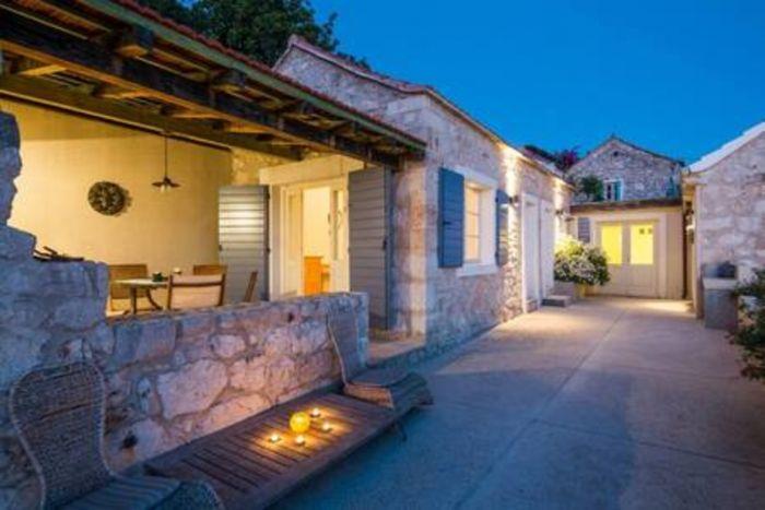 Stone Sea View Villa w Pool 4 min to Beach in Hvar