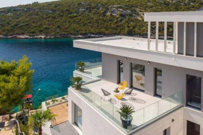 Seaside Villa with Pool and Garden in Split