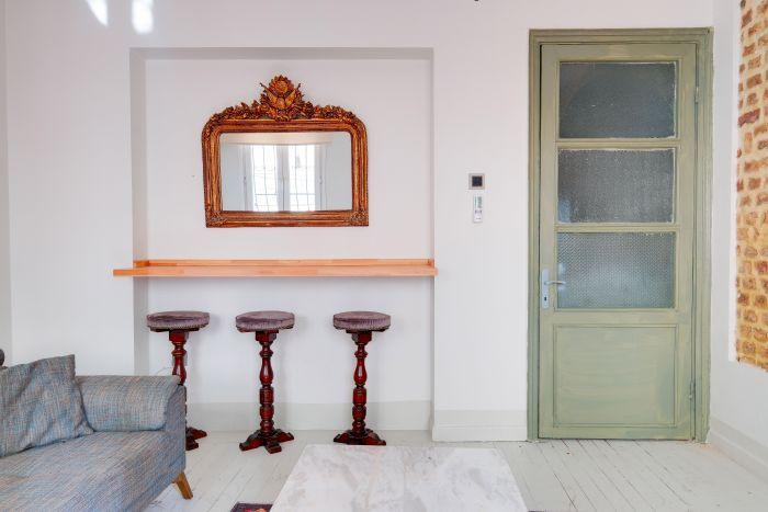 Cozy Flat with Balcony 5 min to Galata Tower