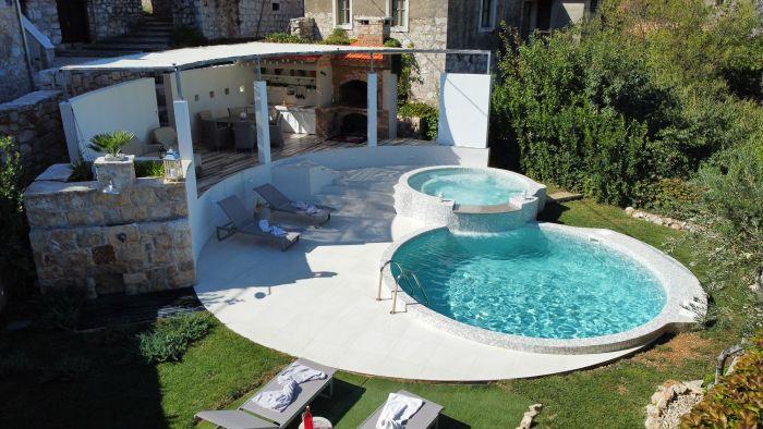 Luxury Sea View Villa w Pool, Garden, BBQ in Hvar