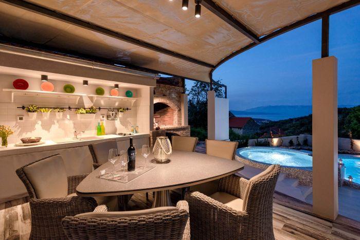 Luxury Sea View Villa w Pool, Garden, BBQ in Hvar