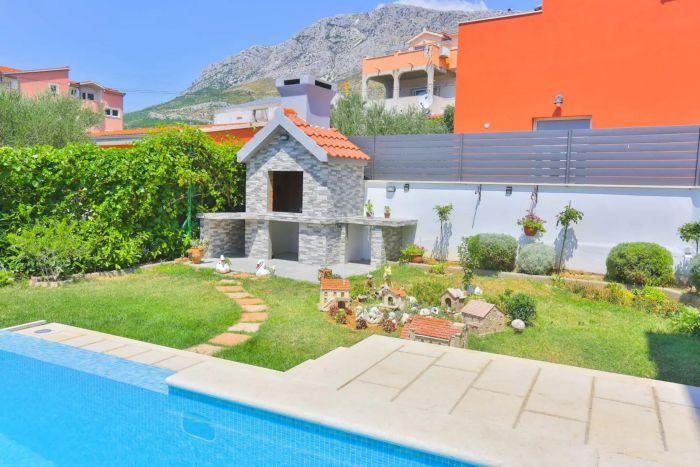 Luxury Villa w Pool Near Beach in Kaštel Sućurac