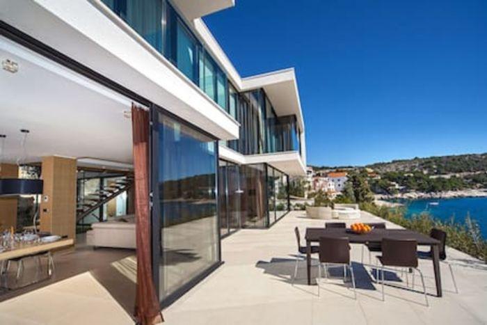 Amazing Waterfront Penthouse Villa in Primošten