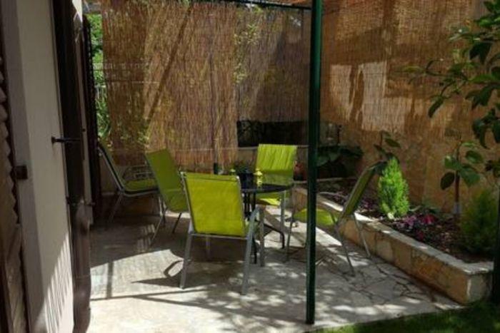 Flat with Shared Garden 4 min to Coast in Split