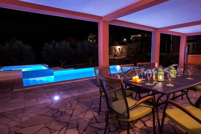 Luxury Villa w Pool Near Beach in Kaštel Sućurac