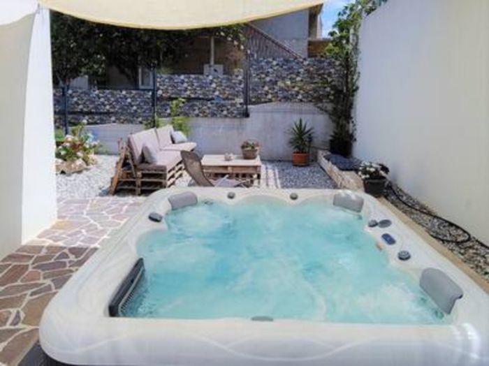 Luxury Villa w Garden, Hot Tub, BBQ in Split