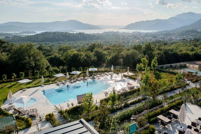 Dive into relaxation and luxury in our house's pristine pool, an oasis of calm and refreshment.