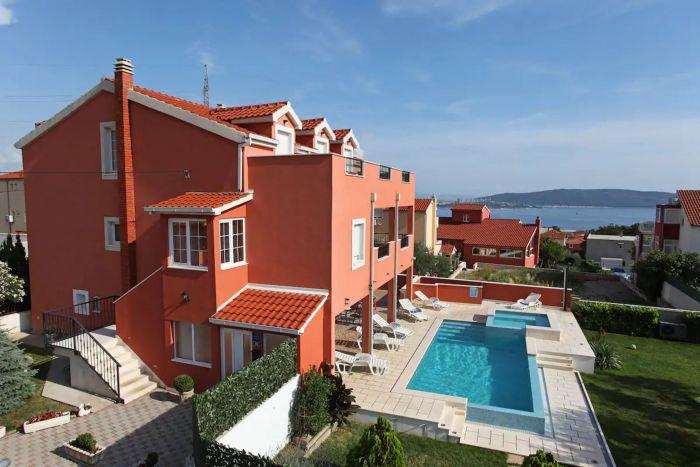 Luxury Villa w Pool Near Beach in Kaštel Sućurac