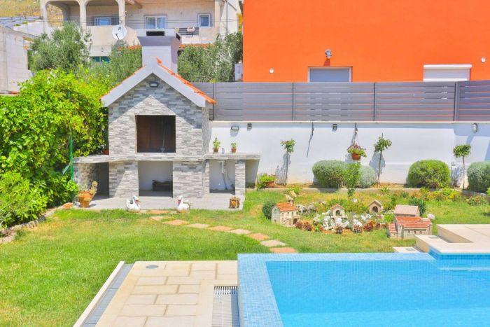 Luxury Villa w Pool Near Beach in Kaštel Sućurac