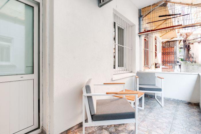 Cozy Flat with Balcony 5 min to Galata Tower