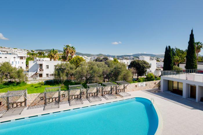 Flat with Shared Pool Near Beach in Bodrum