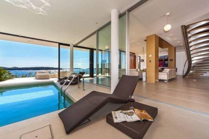 Amazing Waterfront Penthouse Villa in Primošten