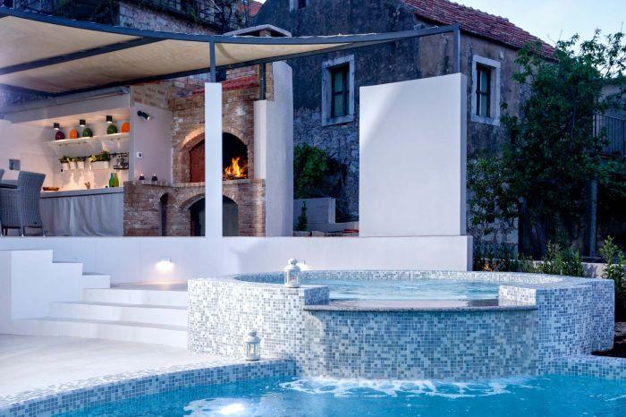 Luxury Sea View Villa w Pool, Garden, BBQ in Hvar