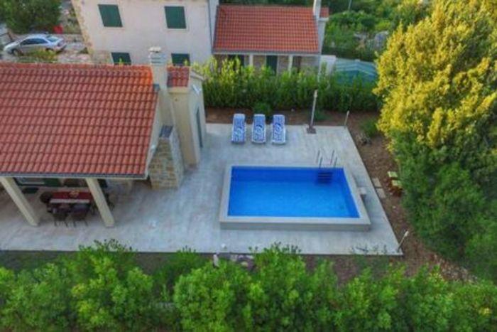 Villa w Pool and Garden Near Beach in Brac Island