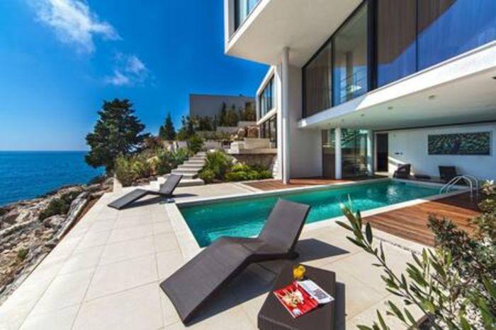 Charming Home with Stunning Views in Primošten