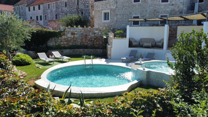 Luxury Sea View Villa w Pool, Garden, BBQ in Hvar