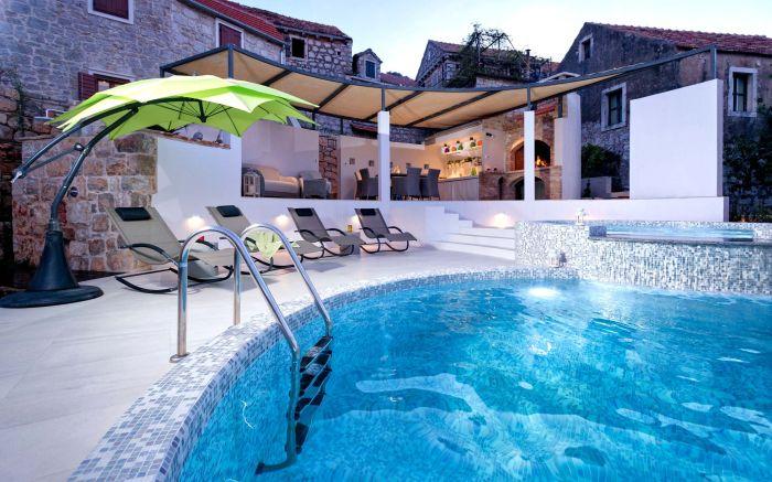 Luxury Sea View Villa w Pool, Garden, BBQ in Hvar