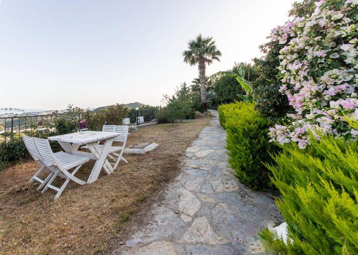 Dreamy Vacation Flat w Pool and Garden in Bodrum